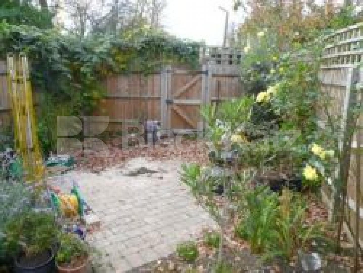 			3 Bedroom, 1 bath, 1 reception House			 Muswell Avenue, MUSWELL HILL